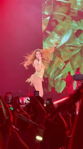 “Can’t remember to forget you” - Shakira @ Todo Mundo no Rio