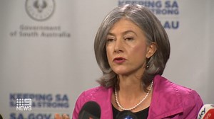 South Australia's borders will remain open to the Eastern states, despite the Chief Public Health Officer recommending that they close due to concerns about the spread of the Omicron variant. It comes as Queensland shuts its border to Greater Adelaide from tomorrow, as our #COVID19 cases continue to rise. #9News | Nightly at 6pm | 9 News Adelaide