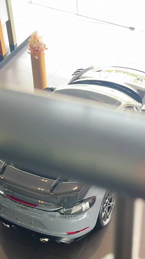 2024 Porsche 911 GT4RS - Ultimate Performance and Style