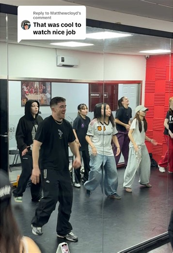 Different Energy in Dance: Popping and Tutting