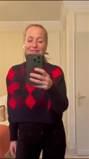 Gillian Anderson: Insights on Learning and Career