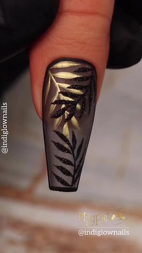 🌿🖤 𝗕𝗟𝗔𝗖𝗞 𝗮𝗻𝗱 𝗚𝗢𝗟𝗗 🖤🌿 Using #EVERYTHINGMAGPIE ♥︎ Magpie Gel Colour 40 DENIER ♥︎ Magpie Chrome ELIZABETH ♥︎ Magpie Paint Gel BLACK ♥︎ Magpie Glitter YIN ♥︎ Magpie Premium DETAILER 11 Brush, Silicone TOOL ♥︎ Magpie VELVET Top Coat 🛒 www.magpiebeauty.co.uk 🛒 Thank you @indiglownails #nails #nailsonfleek #nailsofinstagram #instanails #nailswag #nailstagram #naildesign #nailsoftheday #nailporn #gelnailsdesign #gel #manicure #gelnails #nailitdaily #nailartaddict #nailartclub #perfectn