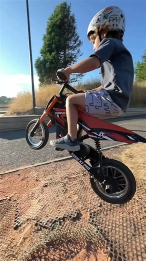 Big air on Kubbi K7 pro best e-bike for 8 year old?