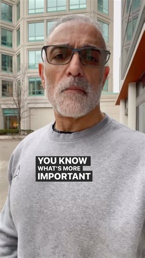 It’s not about having a ‘small circle.’ It’s about a circle that really supports you and understands you. When you’re with family and friends over the holidays, ask yourself who really has your back. Not just when you’re standing there, but all the time. That’s your small circle. Tag them and let them know what that means to you. | Tim S. Grover