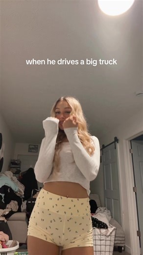 An🌶️elica (@spicyangelicaa)’s videos with DDLG ppcocaine