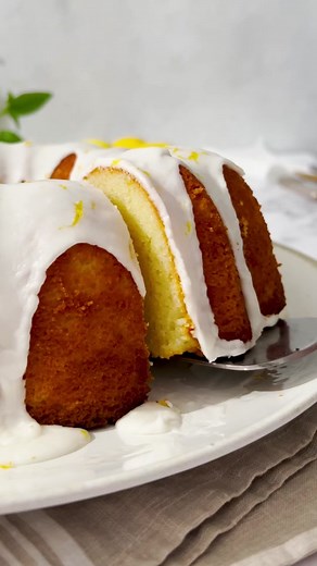 It's almost spring time and I can't wait for all things LEMON. Like this Lemon Bundt Cake 🍋 it's ultra moist, tender, buttery, full of fresh lemon flavor and *so* easy to make. ⁠ ⁠ Google