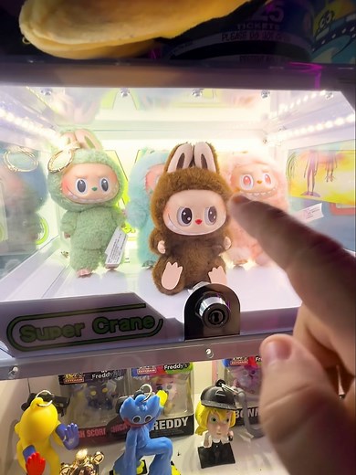 Find The Hidden Key For A Labubu Ep 2 #fyp #viral #clawmachine #arcade #fnaf #labubu