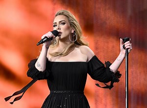 Watch Adele Sing 'Chasing Pavements' For The First Time In Seven Years At Munich Residency Kickoff