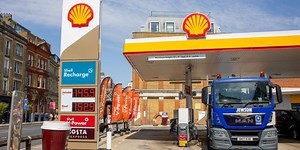 Shell Lowers Gas Production Guidance After Unplanned Maintenance Hit Volumes
