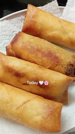 pork spring rolls 😋#cooking #springrolls #lumpia