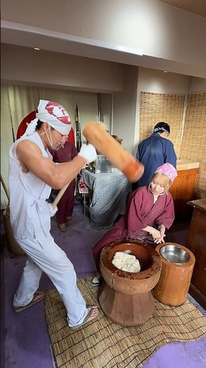 A must-try glutinous rice mochi in Kyoto - Japanese street food