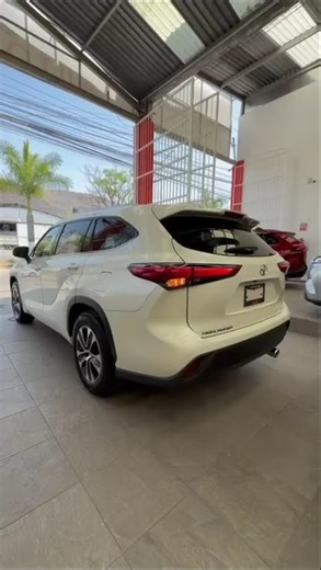 Toyota Highlander 2021 XLE