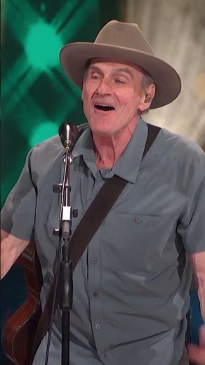 James Taylor Makes Grand Ole Opry Debut!