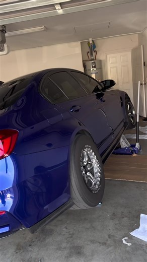 BMW Engine Sound: Smooth & High-Pitched