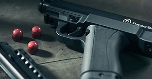 Súng ngắn bắn đạn hạt tiêu PepperBall TCP của cảnh sát Mỹ có gì đặc biệt?