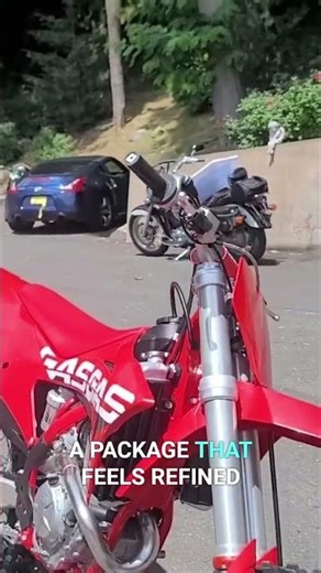 Triumph Bonneville Speedmaster: Power, Balance, and Easy Ride! #shorts