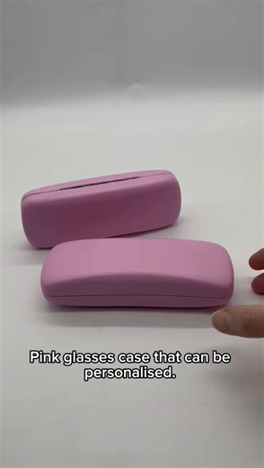 Pink personalised glasses case; a perfect gift for #MothersDay The case comes with a cleaning cloth and is good for reading glasses or sunglasses 😎 To personalise when you add to the checkout use the ADD NOTE option and we will do the rest. #TikTokShop #MothersDayGift #ConSantanderConecto