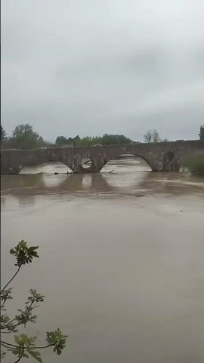 Capua, fiume Volturno in piena