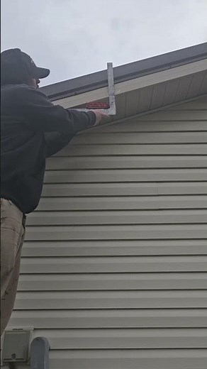 Finding roof pitch with a square and a level! #diy #handyman #tools #home #construction