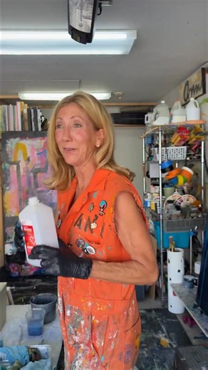 61K views · 4K reactions | Using alcohol on your canvas can create unique and interesting patterns that add depth and texture to your art. If you haven’t tried it yet, give it a shot, you might be surprised by the results! #alcohol #arttips #tipsandtricks #artpiece #artist | Ann Golumbuk | Facebook