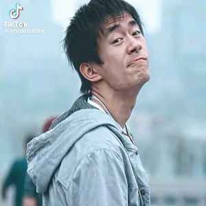 易烊千璽は『Big World』は2025年の東京国際映画祭で観客賞を受賞しています。17歳の時にしたデビュー『Better Days』はアカデミー賞にノミネートされました。『Nice View』では、な演技が評価されました。新作『Resurrection』はカンヌ映画祭で特別賞を受賞し、彼5つの異なる役を演じ分けました