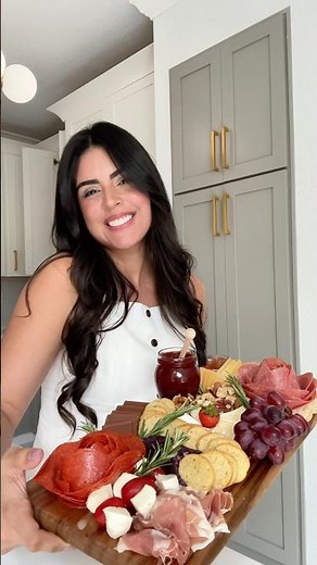 Tabla de charcutería en 15 minutos 🍷🍇🥖 #charcutería #charcuterieboard #diy