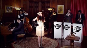 173K views · 716 reactions | The 20s are only a few months away - perfect time for us to bring the 20s style back with Robyn Adele Anderson! Download the song: smarturl.it/pmjoutside See us on tour worldwide: smarturl.it/tourpmjsmfb | Postmodern Jukebox | Facebook