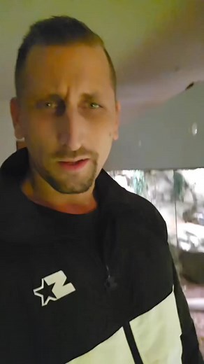 #enclosure #terraristik #tigerpython #burmesepython #reptilekeeper #amazing #terrariumbau #reptilesoftiktok #tiktok #tiktokgermany #python #snake #tooltime #work #exoticpets #wow #terrarium #viral #viraltiktok #foryou #4u #schlange #kiss #love #foryoupage #passion #exotic #fy #fypシ #fypageシ | Fabians Reptilienraum