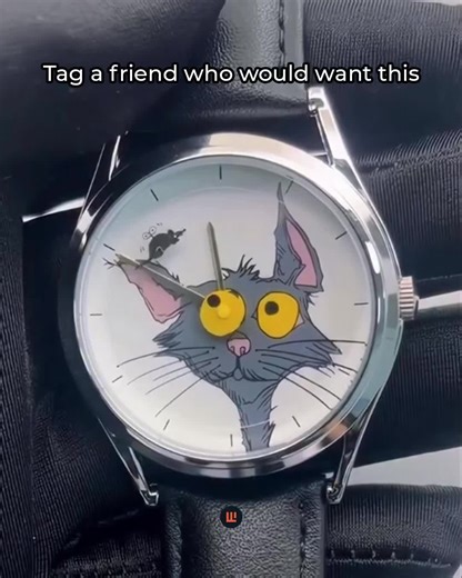 Time just got a sense of humor 😹⌚ A playful dial where a curious cat and a sneaky mouse turn every minute into a tiny cartoon moment on your wrist. Fun, quirky, and impossible not to smile at — this is watchmaking that doesn’t take itself too seriously. 😍 Tag a friend who wants it 🐭 📹 @sandrauus #WatchArt #PlayfulWatch #WatchLovers