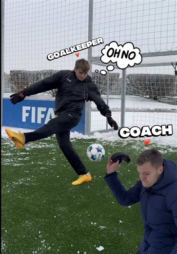 Do you know any party keeper👀😂 Follow me for more goalkeeper content ⚡️ Use exclusive codes to boost your game: 🧤 @KEEPERsport 10 for 10% off 💪 @Complex code FILIP10 for 10% off #goalkeeper #keeper #goalkeeping #goalkeepertraining goalkeepers