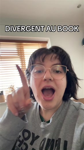 Alao it’s coming out the same day as Mockingjay Illustrated in the same year as Sunrise on the Reaping so this woman is just never escaping the Hunger Games allegations #divergent #veronicaroth #yabooks #stephaniemeyer #twilight