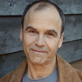 Scott Turow | Keynote Speaker | AAE Speakers Bureau