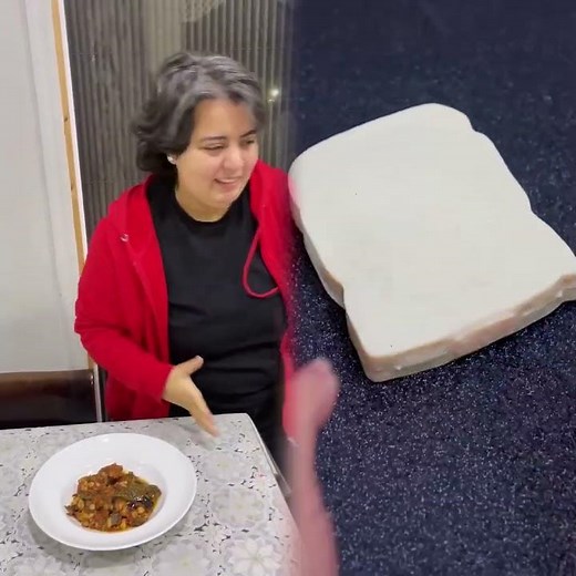 بعمل اكل عادى اخواتى 😂