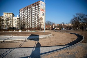 Białystok. Przy skrzyżowaniu Piastowskiej i Branickiego powstają pętla autobusowa i parking. Będzie też nowy buspas [ZDJĘCIA]