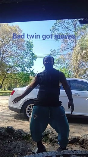 bad twin got moves #dance