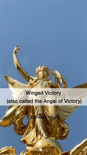 Winged Victory Outside Buckingham Palace 🇬🇧 | London in Gold