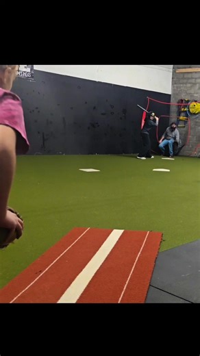 💣 Stop overcomplicating pitches. 10U Rodriguez working on the pitch she “doesn’t throw”… yet somehow has ability to dominate with. Here’s the truth some people don’t like: Most pitches don’t need a new name, a forced wrist position, or a hand-twisting lesson. Like most of what we teach, this pitch is multi-dimensional. Same pitch. Different planes. It can jump a lefty off the plate or make her chase something running away… or make a righty think it’s coming right at her and create disruption in