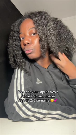 Mes cheveux après avoir fait un soin aux chébé !! Restez branché hehe on lâche rien pour le challenge pousse #afro #cheveuxcrépus #afrohair #challengepousse #crepus