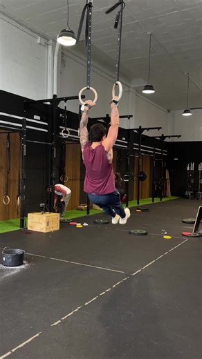 5rft 10 shuttle run ( 2x7,5m ) 6 Rmu #fit #fitness #crossfit #motivacion #tattoo #wod #workout #hybrid #athlete #coach #gyn #gimnastics