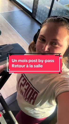 1 mois post by-pass ✨ J’ai repris la salle de sport après validation médicale 💪 Aujourd’hui, rendez-vous avec mon coach pour refaire un programme adapté à une reprise en douceur, à mon rythme 🤍 Objectif : écouter mon corps, retrouver des sensations et avancer étape par étape. Si tu as des questions sur le by-pass ou la reprise du sport, je réponds en commentaire 👇 #bypass #sleeve #chirurgiebariatrique #pertedepoids #sport