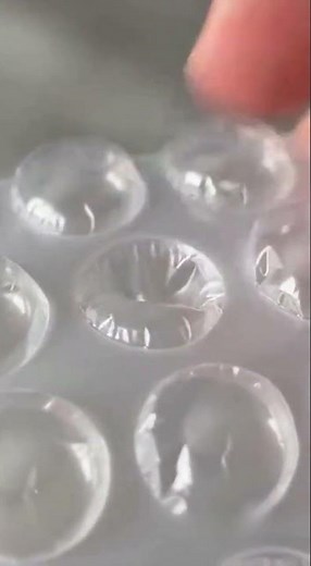 ASMR Bubble Wrap: Popping, Tapping & Satisfying Bubbles in HD