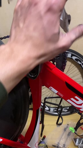 駆動系オーバーホールすると電動チャリ化するよ♡#ロードバイク#ディスクホイール#ビックリプーリー#スーパーチーム #ディスク#ルック車#下り坂#ダウンヒル#BIKE#バイク#2輪#ロード#superteam #セラミックベアリング#フルセラミック#17T#魔改造