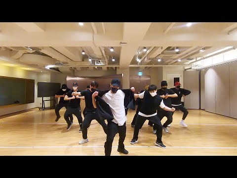 XIUMIN 시우민 'Shake' Dance Practice
