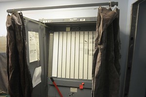 Voting machine sales draw a light turnout