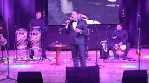 “Todo Me Gusta De Ti” | Danny Frank