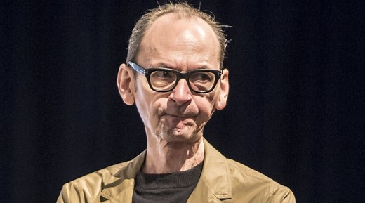 Erik Videgård talar ut om sjukdomen – kritiseras: ”Förlamad”