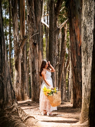 𝐕𝐢𝐯𝐞 𝐞𝐬𝐭𝐚 𝐞𝐱𝐩𝐞𝐫𝐢𝐞𝐧𝐜𝐢𝐚 𝐞𝐧 𝐞𝐥 𝐛𝐨𝐬𝐪𝐮𝐞 🌳Un picnic en el Bosque de Eucaliptos de Qenqo es una experiencia tranquila, natural y con mucha energía andina 🌿✨ Ubicado cerca del complejo arqueológico de Qenqo, este bosque es perfecto para desconectarte sin alejarte mucho del centro de Cusco. 🌲 ¿Cómo se siente la experiencia? 🌿 Imagínate caminar por senderos rodeados de altos eucaliptos, el olor fresco de las hojas en el aire y el sonido suave del viento moviendo las copas 