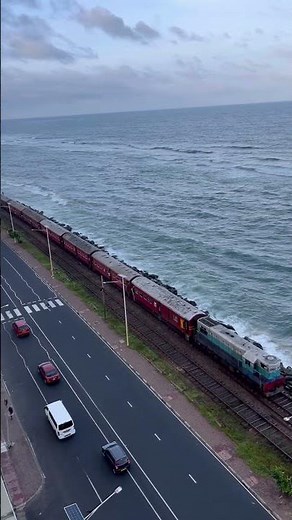 Train Near Beach in Srilanka 🤩😍 #srilanka #colombo #railfan #train