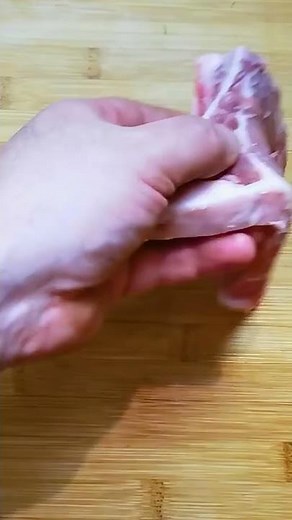 1-minute video Easy Stuffed Pork Chops with bacon and cheese #Shorts