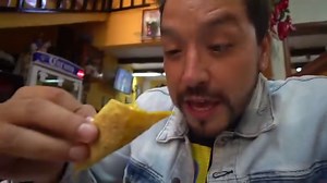 VIDEO COMPLETO: https://youtu.be/491TB7WUXao Esta birria tiene más de 35 años preparando Birria estlio Jalisco, lo que me gustó mucho, además de la birria, tortillas y queso de rancho, fue la bonita historía de crecimiento, de echarle ganas y poder salir adelante. www.larutadelagarnacha.mx | La Ruta de la Garnacha